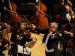 Tamás Csurgó alla guida dell’Orchestra Sinfonica Ungherese MÁV